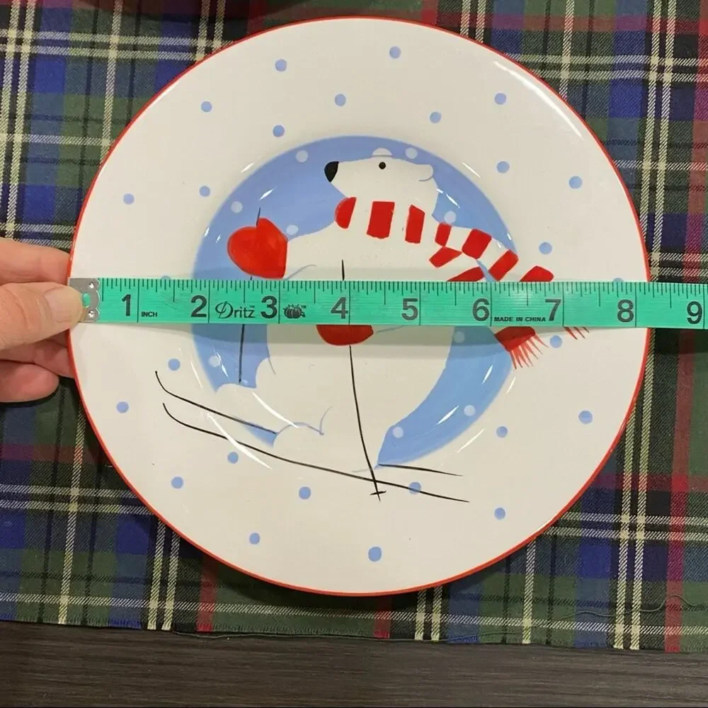 MESA Skiing Polar Bears Cute Seasonal 8-1/4” Lunch Plates, Set of 4‎ NICE!